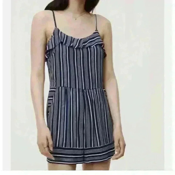 LOFT Pants - LOFT nautical classic ruffled romper size 0